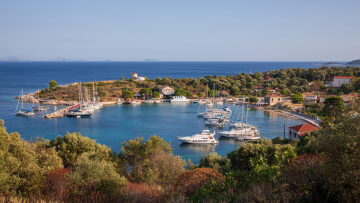 Διακοπές στα καταπράσινα, ήσυχα καταφύγια του Ιονίου
