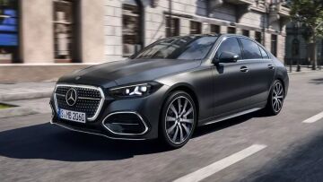 Ιδού η καινούρια Mercedes-Benz C-Class - Πότε θα φτάσει στην Ελλάδα;