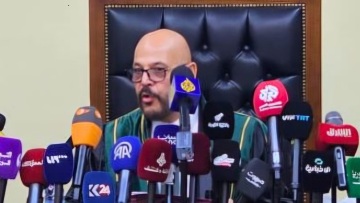 Ο δικαστής που επέβαλε θανατική ποινή στον Άσαντ, είχε καταδικαστεί ο ίδιος σε θάνατο από το καθεστώς πριν χρόνια