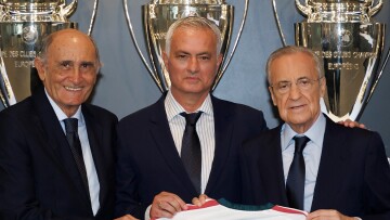 Μουρίνιο κατά την παρουσίαση του από την Ρεάλ: «Επέστρεψα στο σπίτι μου»