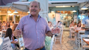 Αρκούδας στην Πάργα: Η ψαροταβέρνα που εδώ και 27 χρόνια σερβίρει φρέσκο ψάρι δίπλα στη θάλασσα