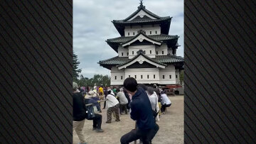 Moving%20castle%20hor