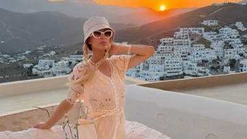 Η Πάρις Χίλτον δημοσίευσε βίντεο και φωτογραφίες από την Αστυπάλαια και τη Σαντορίνη: Το καλοκαίρι μας στα καλύτερά του στην Ελλάδα