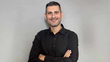 Ο Χρήστος Γεωργοκωστόπουλος γράφει ιστορία: Ο πρώτος κωφός διδάκτορας στις Θεωρητικές Επιστήμες στην Ελλάδα