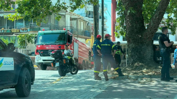 Χωρίς τις αισθήσεις του εντοπίστηκε ηλικιωμένος κατά την κατάσβεση πυρκαγιάς σε διαμέρισμα στον Εύοσμο