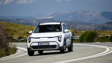 Δοκιμάζουμε το υβριδικό Kia Stonic - Πόσο κοστίζει στην Ελλάδα;
