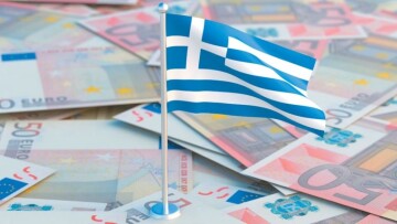 Στην κρίση των οίκων αξιολόγησης ξανά η Ελλάδα, «όπλα» το πλεόνασμα και η ταχεία μείωση του χρέους