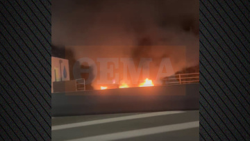 Αυτοκίνητο τυλίχθηκε στις φλόγες στην Πατρών-Κορίνθου στο ρεύμα προς Κόρινθο, δείτε βίντεο