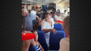 Πανικός και αγωνία μέσα στο καταμαράν την ώρα που άρχισε να βυθίζεται στα ανοιχτά της κατεχόμενης Κερύνειας, δείτε βίντεο 

