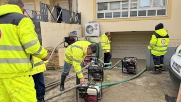 Οι «φύλακες της Σαλάκου»: Εθελοντές της Ρόδου φυλούν το χωριό από φωτιές και πλημμύρες
