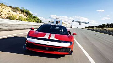 Δοκιμάζουμε τη νέα Ferrari 849 Testarossa