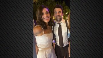 Η Ιωάννα Τριανταφυλλίδου και ο Κίμων Κουρής βάφτισαν τον γιο τους, δείτε βίντεο και φωτογραφίες