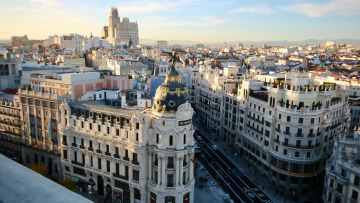 Ξενοδοχείο ή Airbnb; Πού αξίζει να μείνω στη Μαδρίτη;