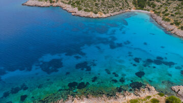 Αγία Δύναμη: H σμαραγδένια παραλία στη νότια άκρη της Χίου