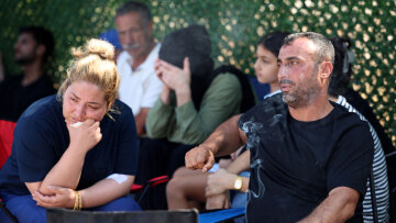 «Γλίστρησε από τα χέρια μου»: Συγκλονίζει η μαρτυρία μητέρας που έχασε τα δύο παιδιά της στο ναυάγιο της Κερύνειας