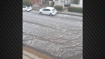 Έντονη χαλαζόπτωση έπληξε το κέντρο του Αγρινίου, πλημμύρισαν δρόμοι, δείτε βίντεο 

