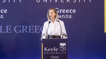 «Η άδεια λειτουργίας ανακτήθηκε, το πλάνο μας συνεχίζεται», λέει η πρόεδρος του Πανεπιστημίου Keele