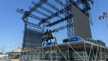 Αντιδράσεις για την εξέδρα της συναυλίας του Αντώνη Ρέμου μπροστά από το άγαλμα του Μεγάλου Αλεξάνδρου - Τι λέει ο Δήμος Θεσσαλονίκης