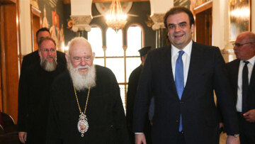 Ο Πιερρακάκης επισκέφθηκε τον Αρχιεπίσκοπο Ιερώνυμο, δείτε φωτογραφίες