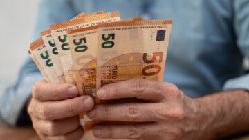Συνταξιούχοι: 400 ευρώ αφορολόγητα τον Νοέμβριο, ποιοι είναι οι δικαιούχοι
