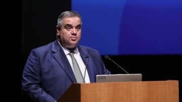 Σπανάκης για Ανδρουλάκη: Δεν είπε πού θα βρει τα χρήματα για τις εξαγγελίες του
