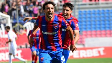 SUPERBET LEAGUE 2: Το υπέροχο σλάλομ του Ταβάρες στο γκολ του Πανιώνιου, δείτε βίντεο
