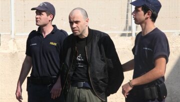Αποφυλακίστηκε ο Νίκος Μαζιώτης, «απαγορεύεται η είσοδός του στις ΗΠΑ, είναι ακροαριστερός τρομοκράτης» ανακοίνωσε το Στέιτ Ντιπάρτμεντ