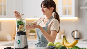 Μήπως βάζουμε λάθος φρούτα μαζί στο smoothie; Τι δείχνει η έρευνα
