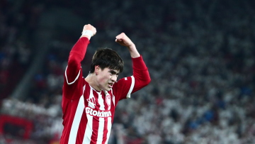Λατρεία για Καστίγιο στο Καραϊσκάκη που συμβούλεψε τον Γκονσάλες: Να είναι ήρεμος και θα πάνε όλα καλά, δείτε βίντεο