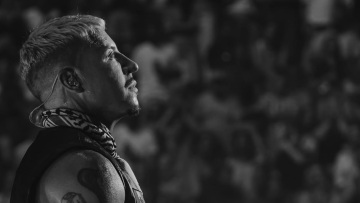 O Macklemore προκάλεσε τον δισεκατομμυριούχο που τον έδιωξε από τη συναυλία του Εντ Σίραν να πληρώσει 1 εκ. σε Παλαιστίνιους - όπως εκείνος