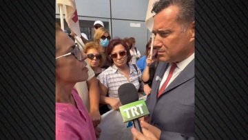 Ο Γεωργιάδης φώναξε το σύνθημα «ο μόνος δρόμος είναι αντίσταση και πάλη» με συνδικαλιστές στο Βόλο και τρολάρει: Επιτέλους, λίγη συμμορία μιζέριας
