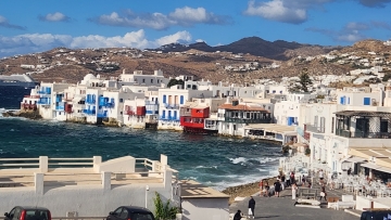 Υπό αστυνομική φρούρηση η Πολεοδομία Μυκόνου: Εισαγγελικός έλεγχος στα αρχεία της ΥΔΟΜ