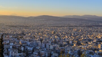3 ακίνητα προς πώληση σε Αγ. Στέφανο, Νέα Ερυθραία και Γέρακα