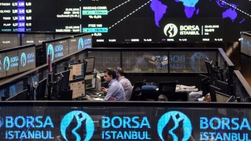 Συναγερμός στην Τουρκία μετά τις εκροές 18 δισ. δολαρίων από επενδυτικά κεφάλαια και τις συλλήψεις στελεχών της αγοράς 