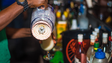 Τουλάχιστον 49 νεκροί από κατανάλωση νοθευμένου αλκοόλ στη Νιγηρία, συνελήφθη ένας ύποπτος 
