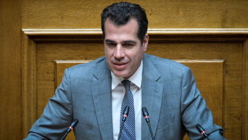 Πλεύρης: Τυπική σχέση είχα με τον Θεοδωρόπουλο, στα σωματεία και τα συνέδρια υπάρχει διαφορετικός κόσμος
