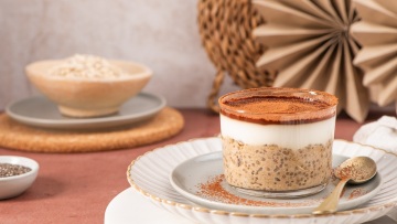 Τιραμισού για πρωινό; Φτιάχνουμε κρεμώδη overnight oats με γεύση καφέ