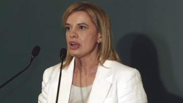 Ρόζα Βρεττού: Μικροκομματική η στρατηγική του ΠΑΣΟΚ, αναρωτιέμαι ποιος ακούει όταν λέει «εγώ θα κερδίσω τον Μητσοτάκη»
