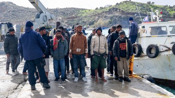 Στην τελική ευθεία η επιστροφή παράνομων μεταναστών σε τρίτες χώρες: Τα σχέδια Ελλάδας και 4 άλλων χωρών, οι τρεις επιλογές που εξετάζονται