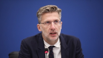Σκέρτσος: «Η ακρίβεια είναι διεθνές πρόβλημα, νέες παρεμβάσεις για θέρμανση και καύσιμα»