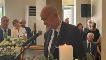 «Σε ευχαριστούμε μαμά, σε αγαπώ»: Συγκίνησε με το αντίο του στη Μαργαρίτα Παπανδρέου ο γιος της, Ανδρέας