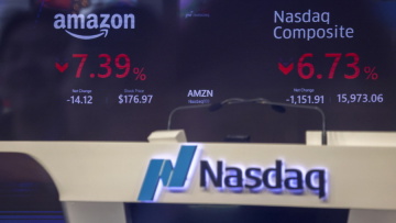Ισχυρό ράλι στη Wall Street με πρωταγωνιστή το AI trade - Νέο ρεκόρ για τον Nasdaq