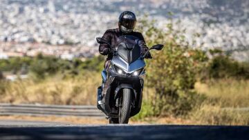 Δοκιμάζουμε το νέο 350άρι GT scooter της QJMotor - Πόσο κοστίζει στην Ελλάδα;