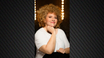 Τζένη Διαγούπη: «Δεν αξίζει η ζωή αν δεν πεθάνουμε και λίγο από έρωτα» - Η ηθοποιός εξηγεί γιατί δεν θεωρεί τον εαυτό της καλλιτέχνη