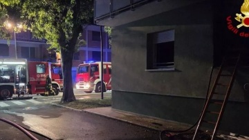 Τραγωδία στη Λούκα της βορειοδυτικής Ιταλίας: Δύο νεκροί και 13 τραυματίες από φωτιά σε τριώροφη πολυκατοικία