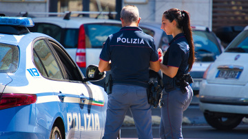 Έφοδοι πραγματοποιήθηκαν σε Ρώμη και Βενετία κατά μελών νεοφασιστικών οργανώσεων, ανάμεσά τους 14 ανήλικοι
