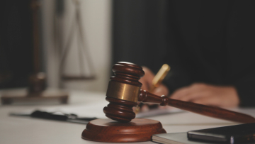 Σε νέα δίκη ο γιατρός που καταδικάστηκε για τον θάνατο της 14χρονης από την Επανομή
