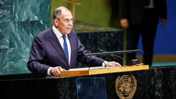 Ρωσική επίθεση από το βήμα του ΟΗΕ: Η Ευρώπη κάνει ό,τι μπορεί για ν' αποτρέψει τα ειρηνευτικά σχέδια για την Ουκρανία, λέει ο Λαβρόφ