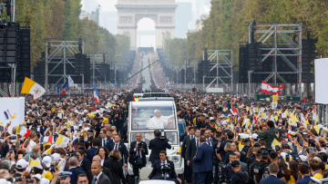 pope-paris-HOR