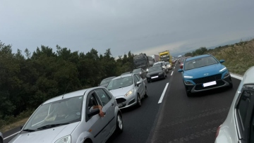 Αντιδράσεις για τις πολύωρες καθυστερήσεις λόγω έργων στην Εθνική μετά τα Μάλγαρα, δικηγόρος καταθέτει μήνυση